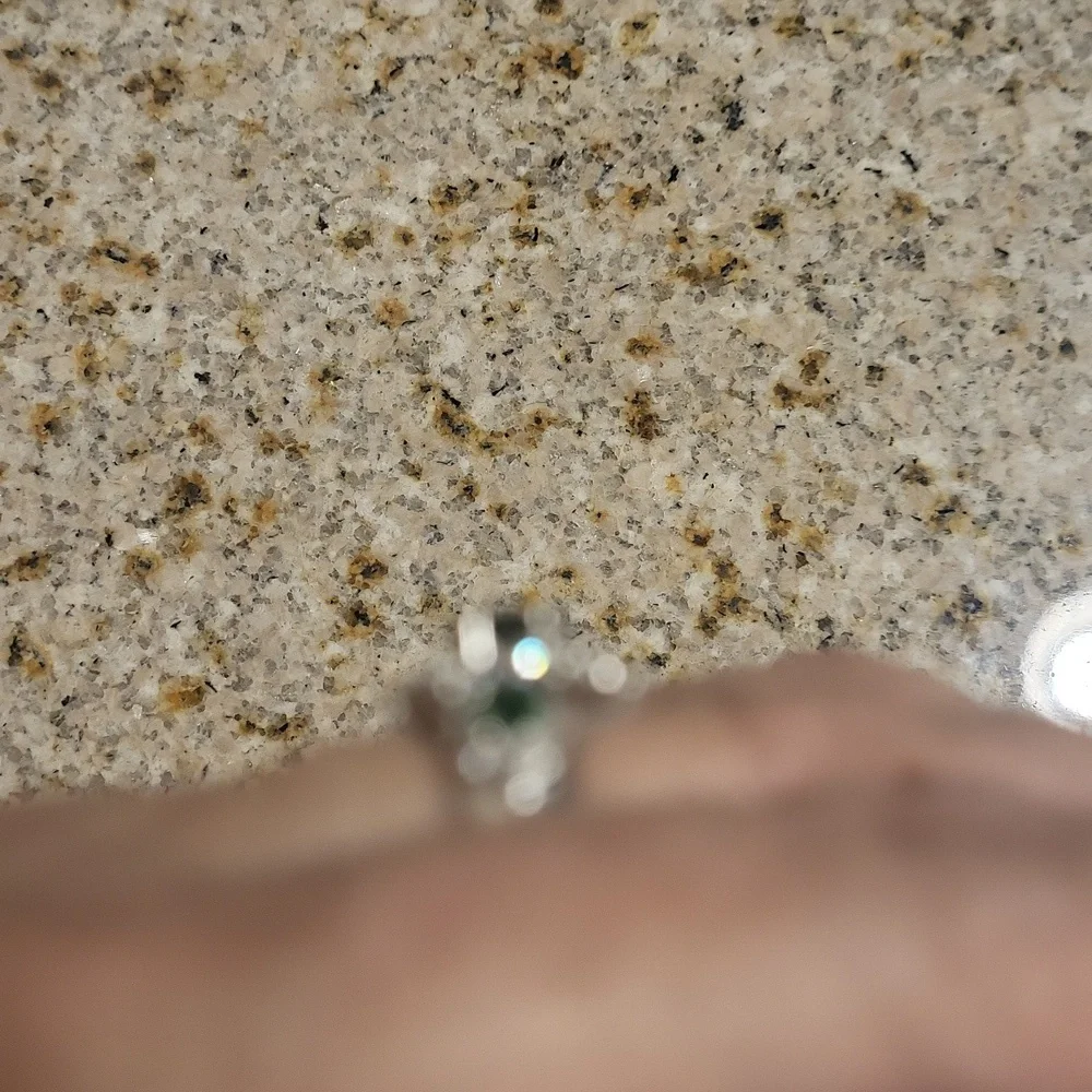 Tsavorite diamond ring In Platinum - Picture 8 of 10